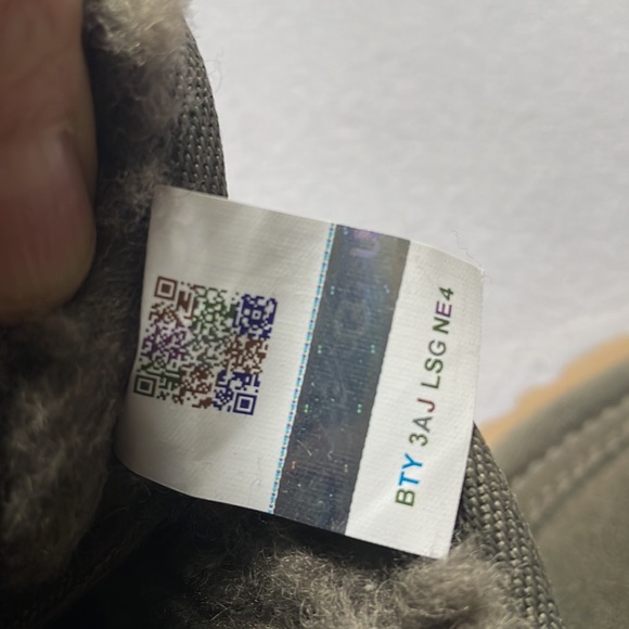 Brand new Ugg desert boots SOLD - Picture 8 of 11